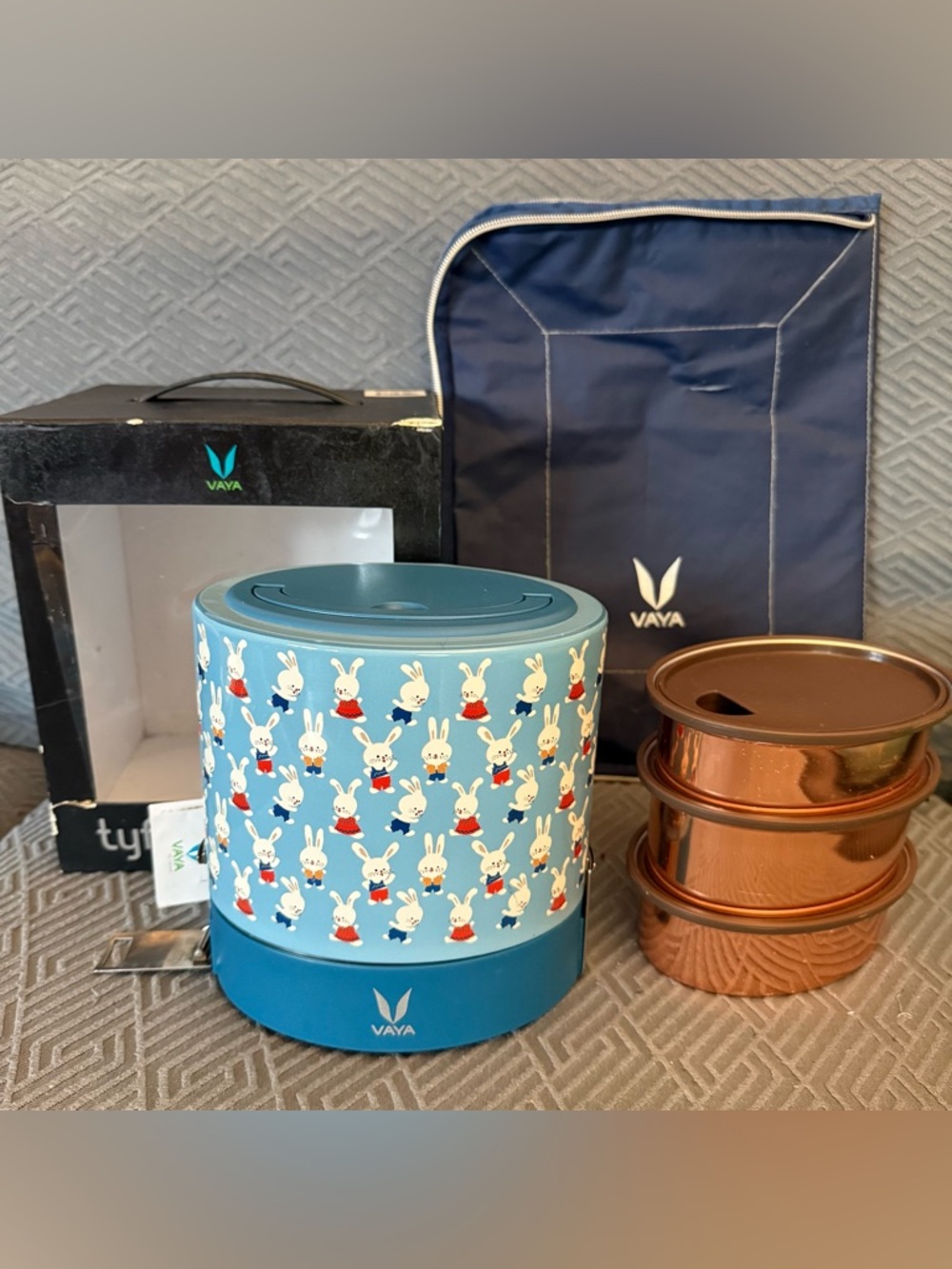 Vaya Tyffyn Copper Coated Containers 33 fl .oz Bunnies 3 Levels Lunchbox Bunnies